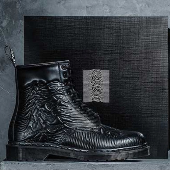 doc martens unknown pleasures